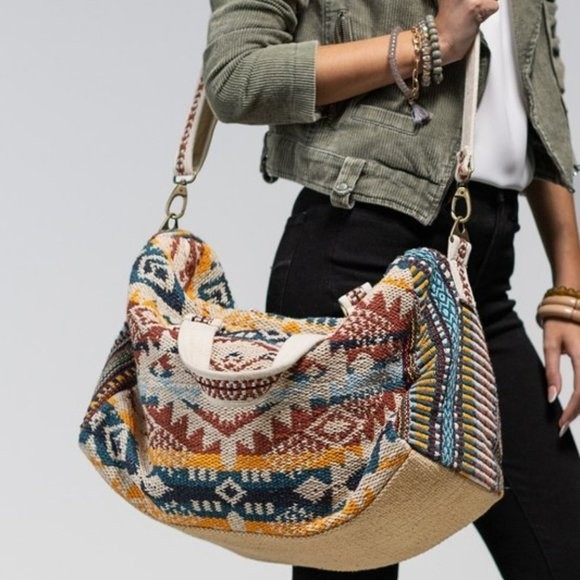 Handmade Boho Chic Weekender Bag woven Navajo cotton duffel shoulder carpet bag - Picture 3 of 15
